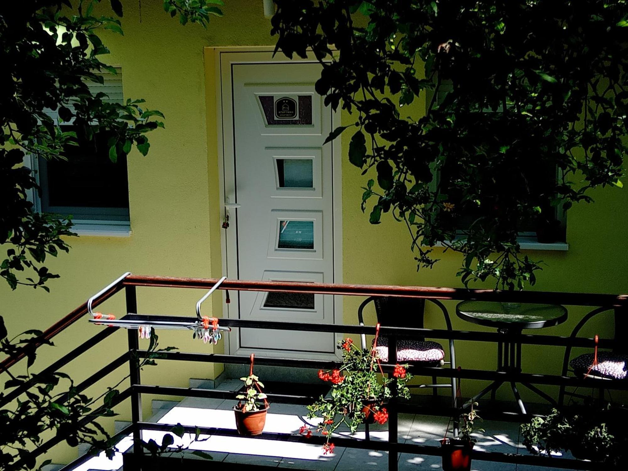 Lux Snezana Apartment Vrdnik Ngoại thất bức ảnh